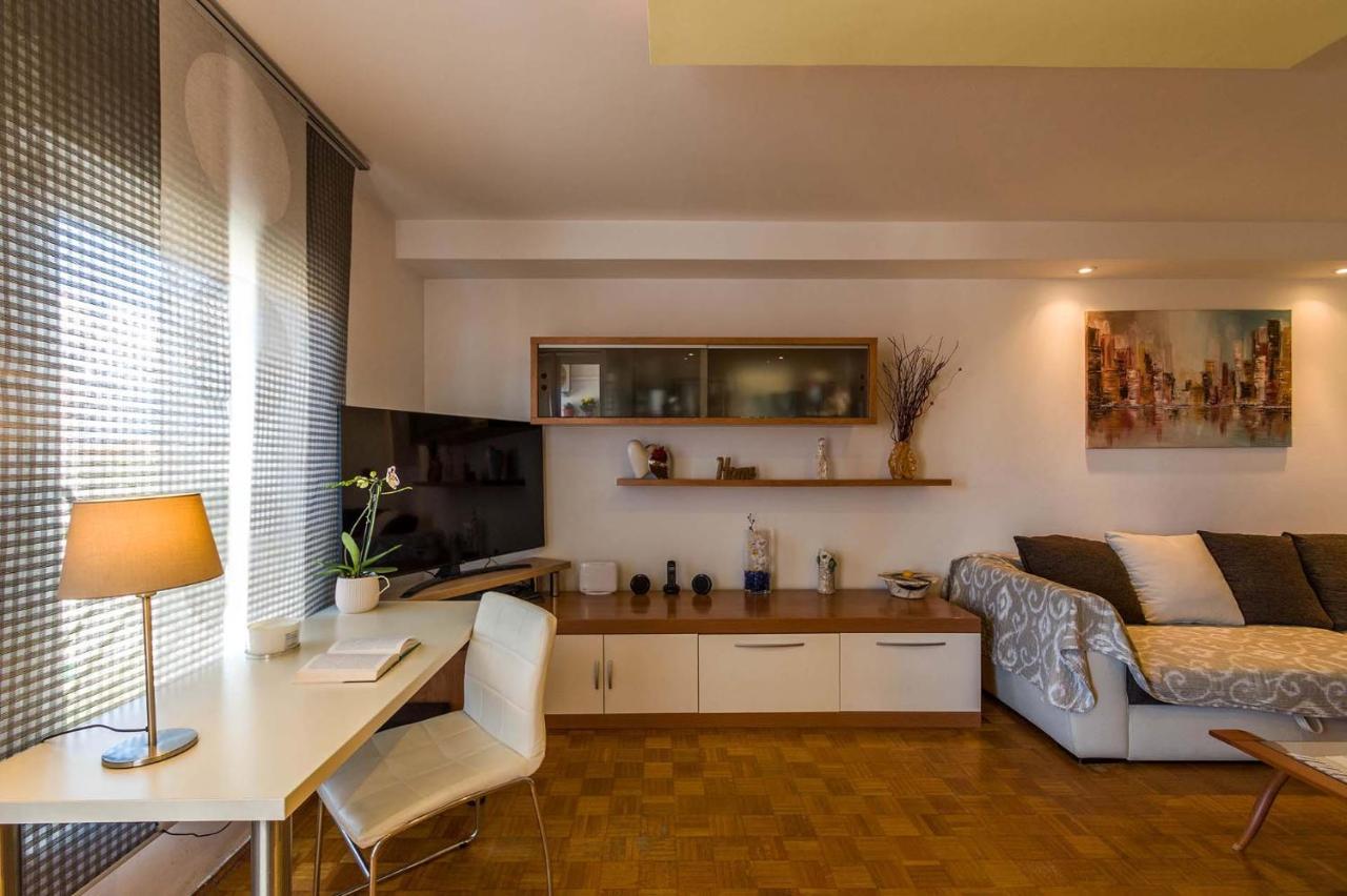 Apartment Many Pula Exterior photo