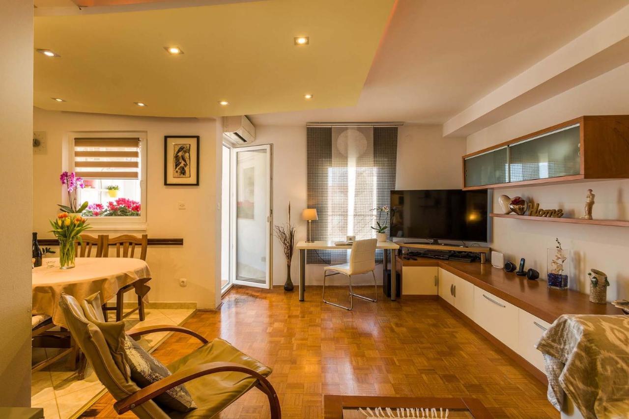 Apartment Many Pula Exterior photo